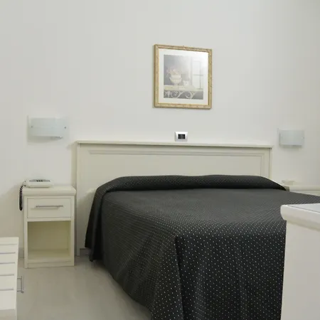 Готель Suisse Марина-ді-П'єтразанта